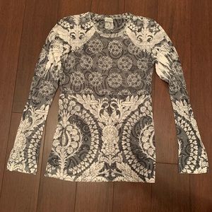 Grey and white patterned long sleeve top